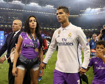 vo-cua-ronaldo-la-ai-su-that-ve-ban-doi-cua-cristiano-ronaldo