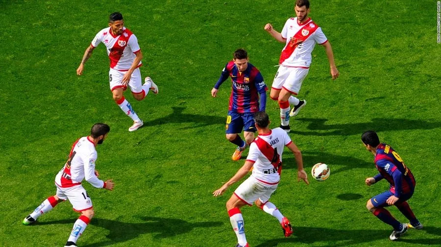 thac-mac-lich-su-ronaldo-va-messi-ai-gioi-hon-a3